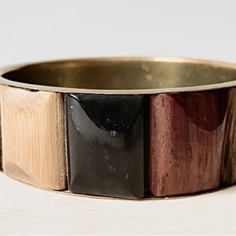 Beautiful Vintage Rustic Carved Wood Rectangle Panel Wide Brass Bangle Bracelet